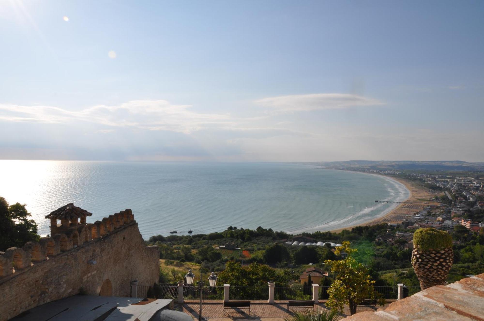 Residenza Amblingh Bed & Breakfast Vasto Exterior photo